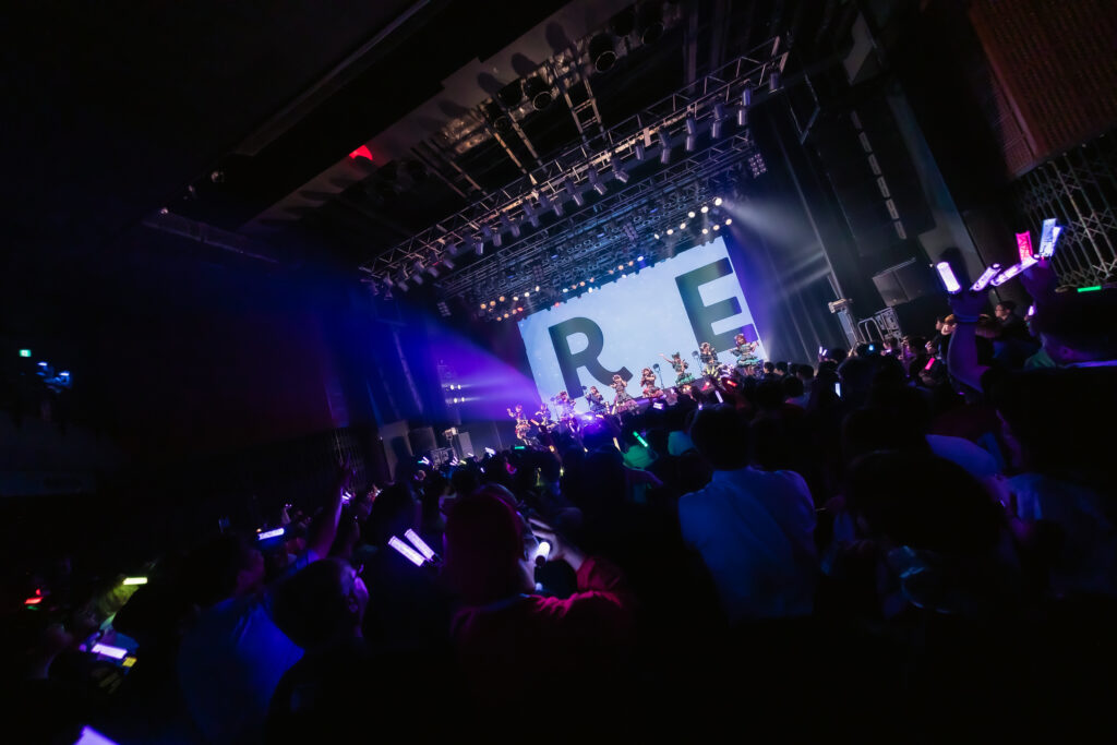 終わらないための、最初のエンドロール 〜NEVER END ROLL、9人が刻んだデビューの夜を見届けて〜
